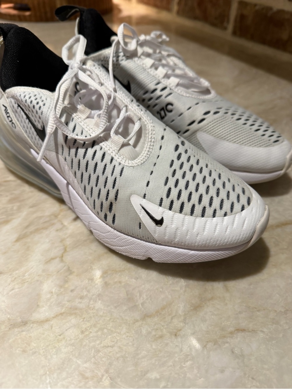 Nike Air Max 270 White and Black - Picture 3 of 7